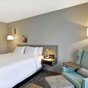 King Room Accessible Tub Mobility Access